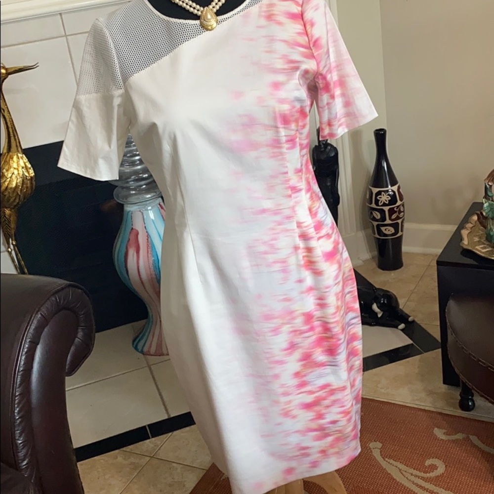 Ready and dressed in a fabulous Elie Tahari🌺🎁